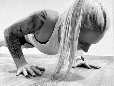 Ramona beim HIIT-Training