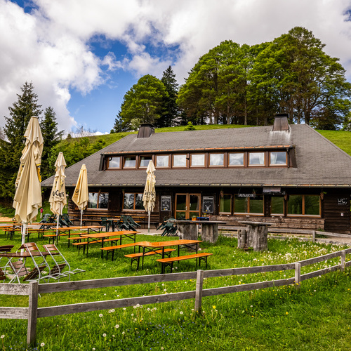 Außenansicht Almgasthaus Knöpflesbrunnen   - 