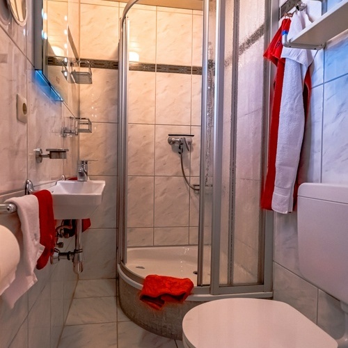 Eines der beiden Doppelzimmer. - 